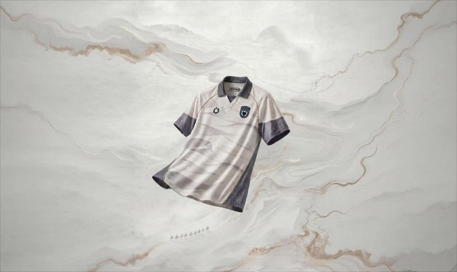 Grey marble patterned third shirt with dark sleeves