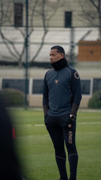 Player in a GOINTO training jacket on the pitch